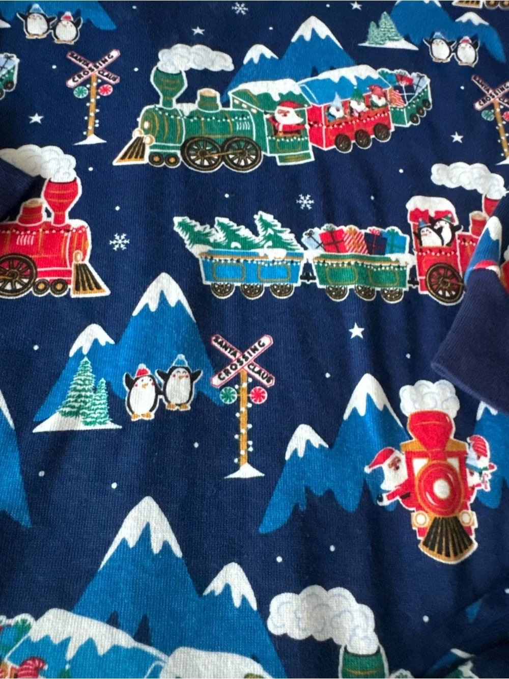 PJ Place Navy Holiday Santa Train Kids Pajama Set. EUC